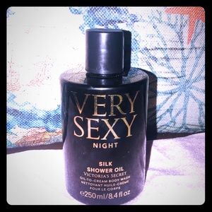 NEW Victoria Secret Silk shower oil Body Wash